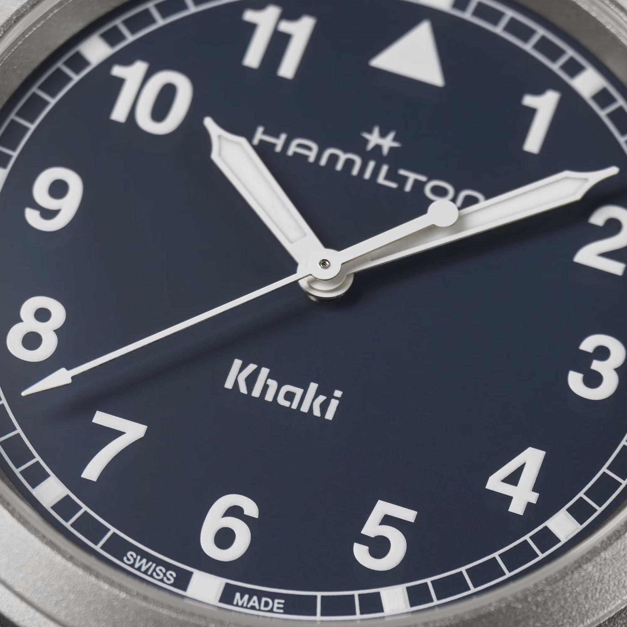 hamilton khaki field quartz 38 mm quadrante blu: 3