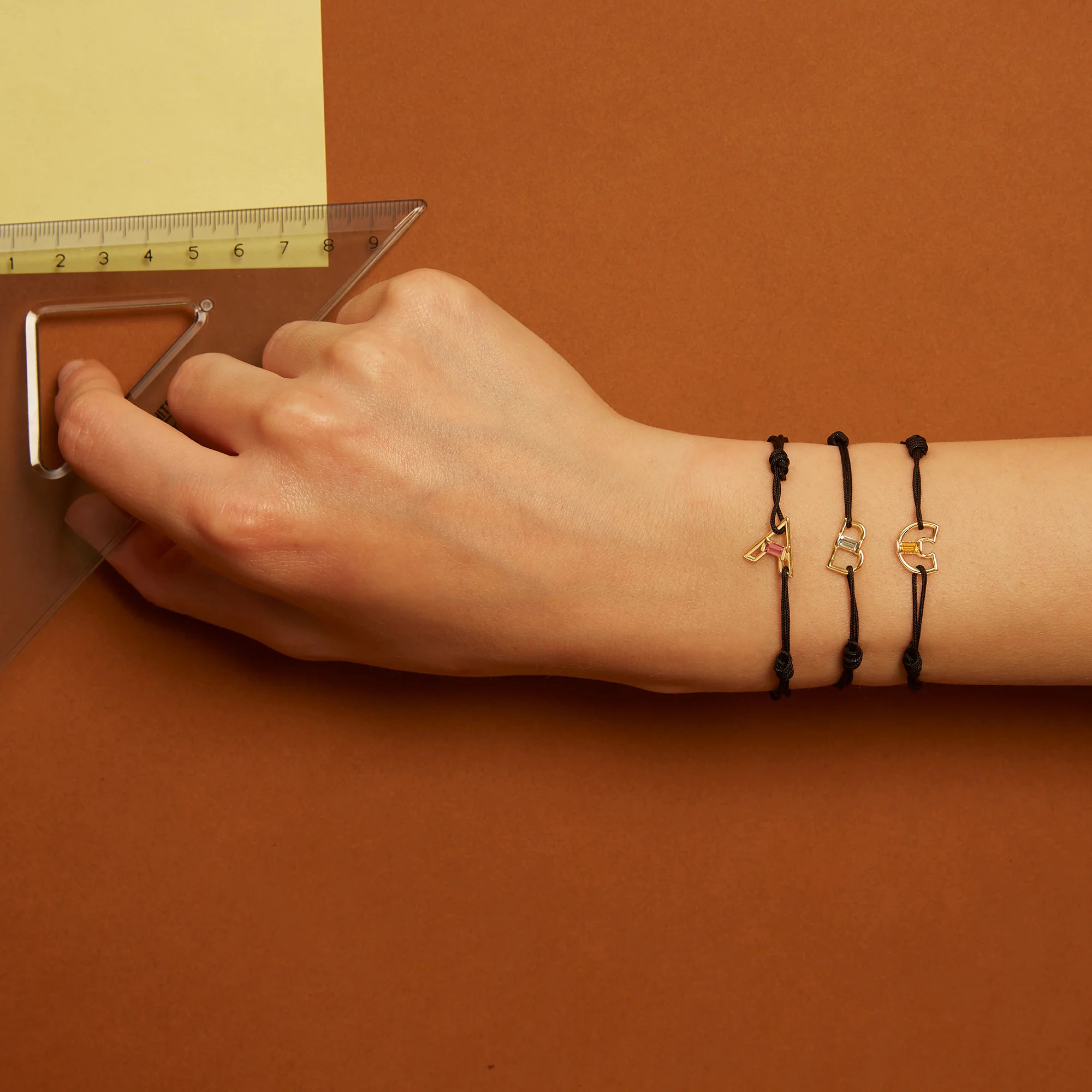 letra a tormalina bracciale cordino