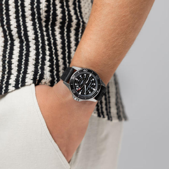 khaki navy auto 40mm